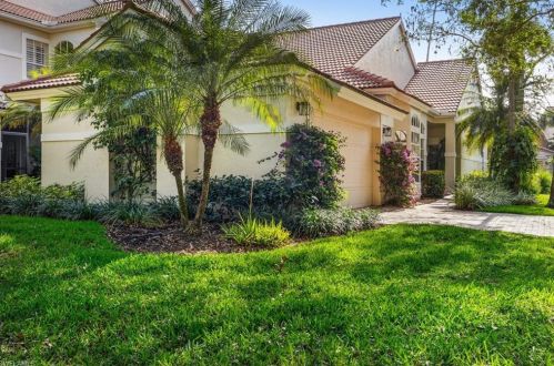 158 Amblewood Ln, Naples, FL 34105-7146