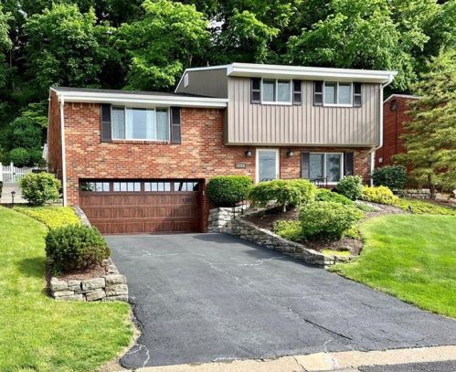 1388 Pesavento Dr, Bridgeville, PA 15017-2665
