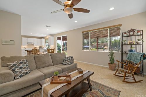 39601 Parkview Dr, Temecula CA  92591-7229 exterior