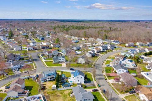 105 Madison Ave, Old Bridge NJ  08857-1339 exterior