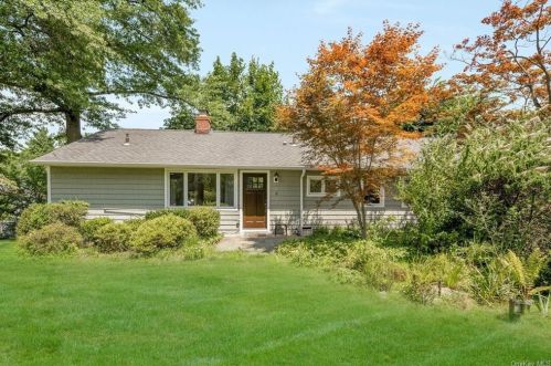 44 Manitou Trl, White Plains, NY 10603-3020