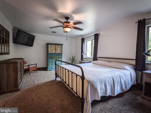 619 Davis Rd, Cheltenham PA  19012-1636 exterior