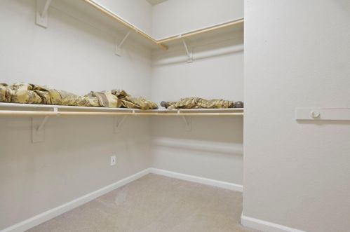 2044 Sugarbowl Way, Lodi CA  95242-4752 exterior