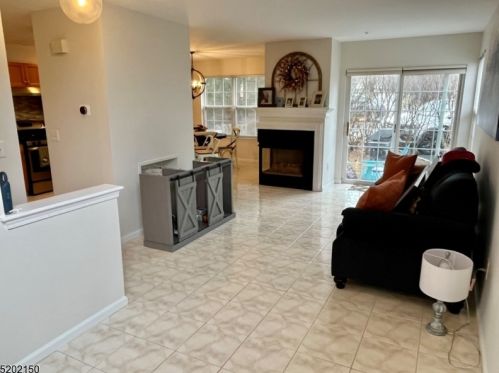 218 Sheffield Ct, Parsippany NJ  07834-3474 exterior