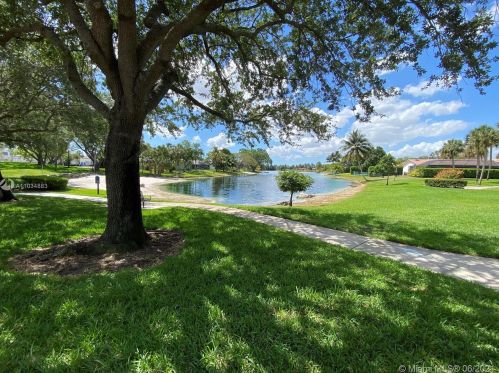 14230 Alamanda Ave, Hialeah FL  33014-2909 exterior