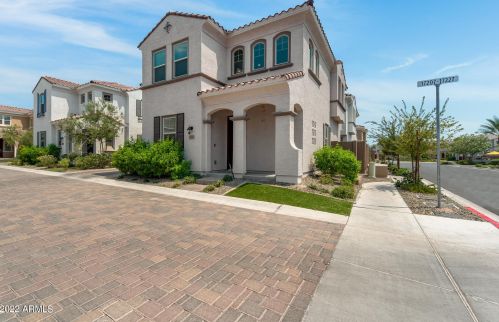 17207 10th St, Phoenix, AZ 85022