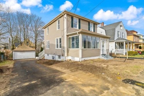 19 Waller Ct, United States Coast Guard Ac CT  06320-5217 exterior