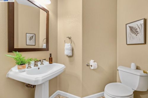 795 Daisyfield Dr, Livermore CA  94551-3990 exterior