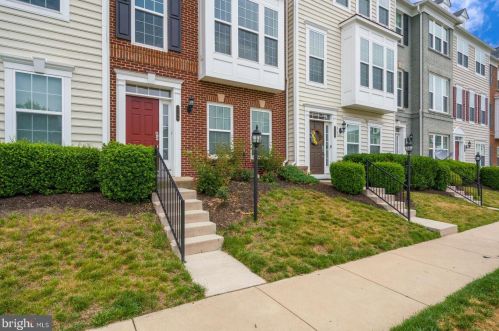 2196 Oberlin Dr, Woodbridge, VA 22191-5914