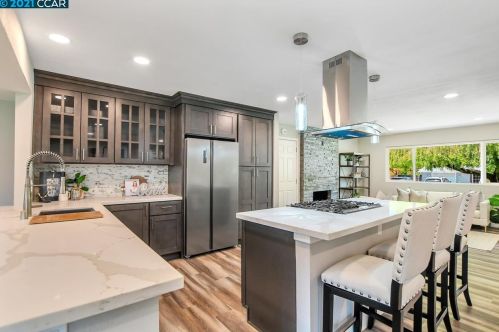 1704 Greer Ave, Concord CA  94521-2244 exterior