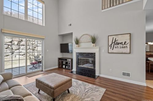 179 Woodlands Dr, Tuxedo Park NY  10987-4803 exterior