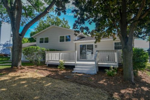 930 Grandview Blvd, Waukesha, WI 53188-2848