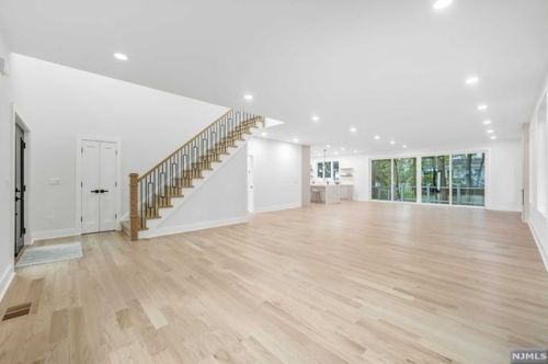 22 Lois Ave, Demarest NJ  07627-2220 exterior