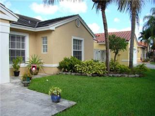 1900 133rd Ter, Hollywood FL  33027-3460 exterior