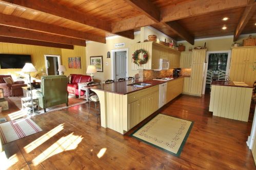 3505 Dresden Rd, Zanesville, OH 43701-1210
