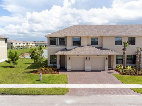 10156 Villa Cir, Vero Beach, FL 32966-3133