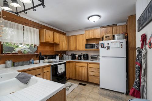 737 Leesburg Ave, Washington Ch OH  43160-1251 exterior