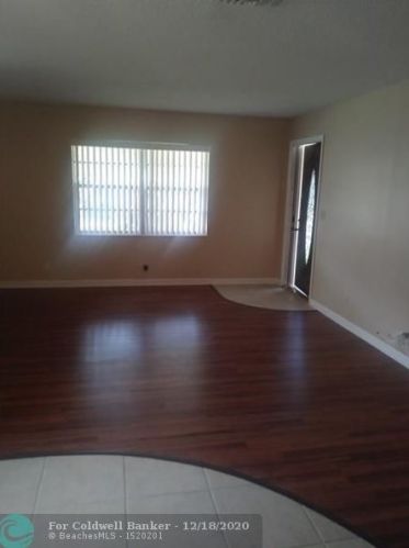 10222 Pine Dr, Boynton Beach, FL 33437-1306