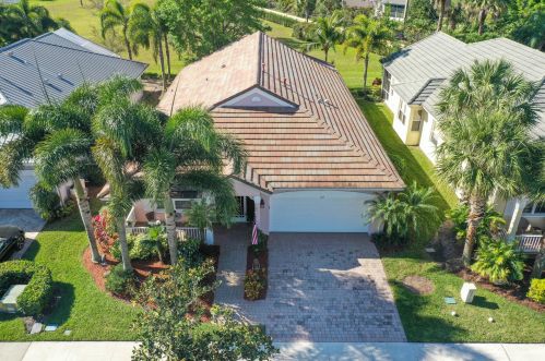 197 Willow Grove Ave, Fort Pierce, FL 34986-3564