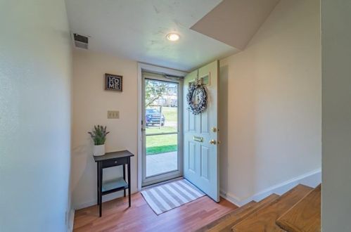 1296 Pennsbury Blvd, Pittsburgh, PA 15205-1612