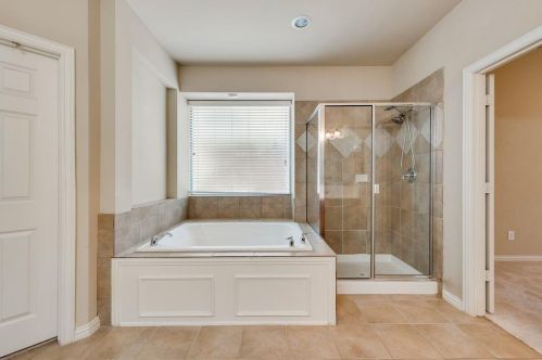 3604 Leanne Dr, Lewisville TX  75022-0962 exterior