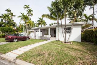 9017 Froude Ave, Miami, FL 33154-3215