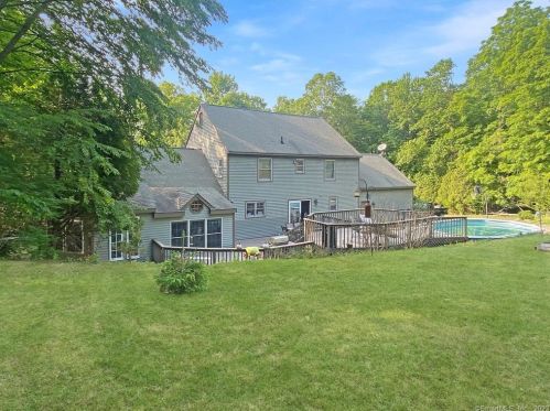 99 Johnson Ln, Durham, CT 06422-1808