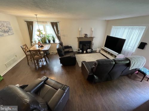 842 Woodcrest Turn, Dover DE  19904-2412 exterior