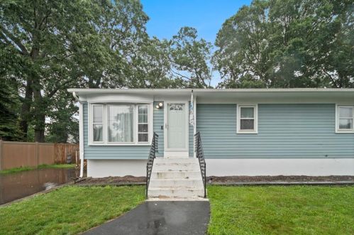 44 Palace Ave, Warwick, RI 02886-2328