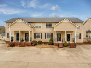 9053 Haileys Pond Dr, College Dale, TN 37363-4864
