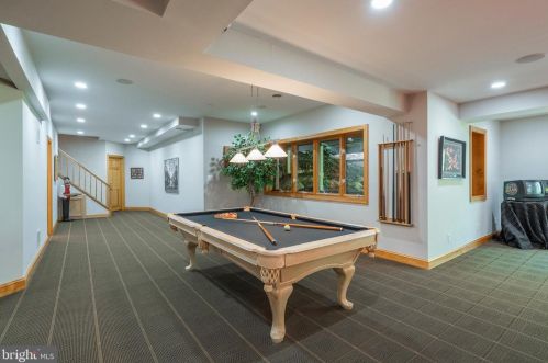 5 Gregory Ln, Newtown Square PA  19073-1518 exterior