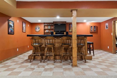 1015 121, Milwaukee WI 53226-3309 exterior