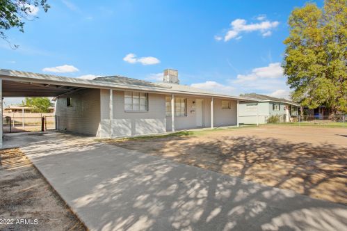 3002 Echo Ln, Phoenix, AZ 85051-3949