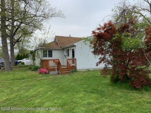 46 Carter Ave, Middletown, NJ 07748-5302