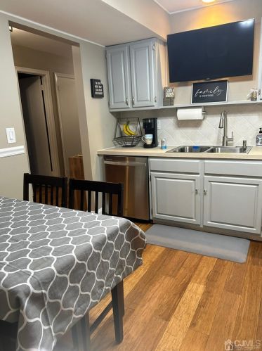 20 Bradford Dr, Old Bridge NJ  08857-3103 exterior