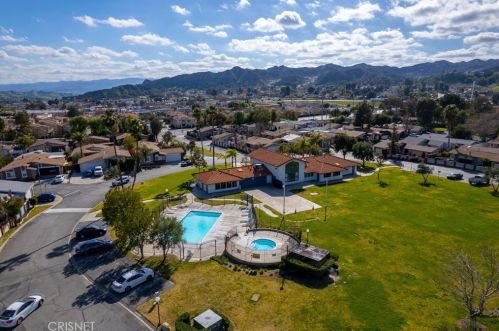 31920 Marcasite Ln, Santa Clarita CA  91384-3168 exterior