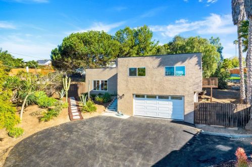 1311 Morning Glory Pl, Vista CA  92084-7222 exterior