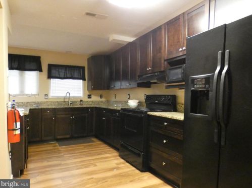 205 Burlington Dr, Fredericksburg VA  22407-6305 exterior