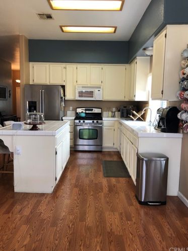 17671 Dayton St, Victorville, CA 92395-7783