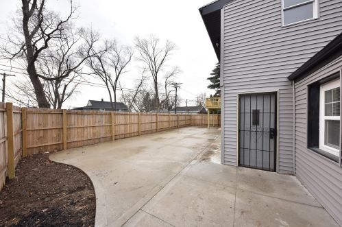 9127 Swan Cir, Milwaukee WI  53225-2719 exterior