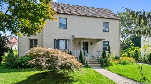 150 Weyman Ave, New Rochelle, NY 10805-1426
