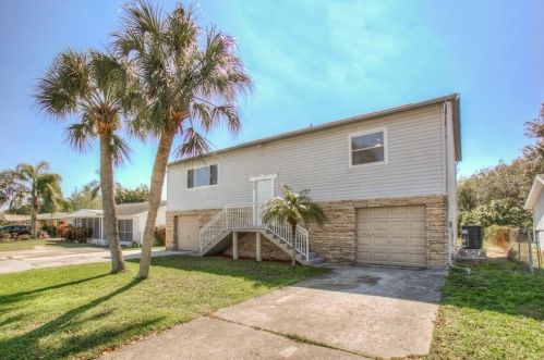6124 Westport Dr, Port Richey, FL 34668-3650