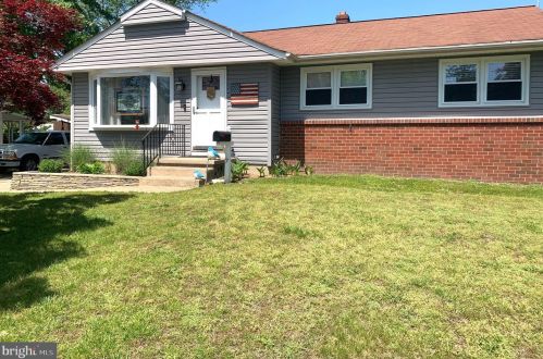 7 Chalfont St, Riverton, NJ 08077-2128