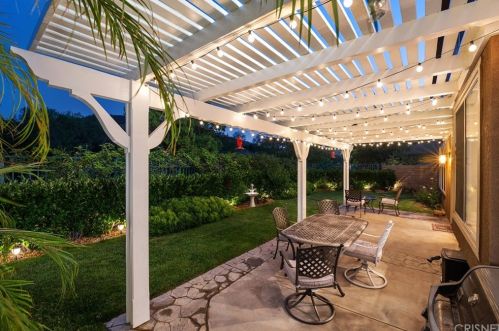 490 Tree Hollow Ct, Simi Valley CA  93065-7311 exterior