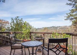 6673 Heartwood Dr, Oakland CA  94611-2334 exterior