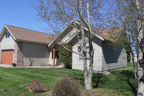 38 Charters Dr, Tamarack, ID 83615-5004