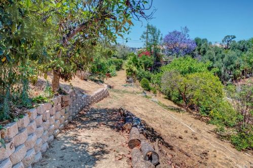 1050 Avocado Crst Rd, La Habra CA 90631-8108 exterior