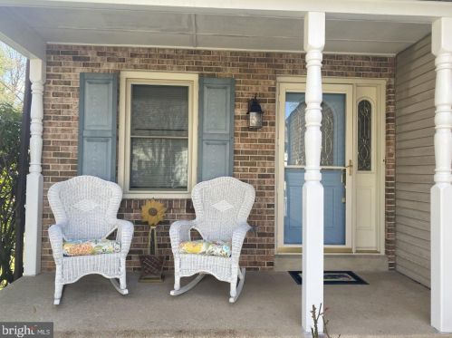 4835 Hogan Dr, Wilmington, DE 19808-1742