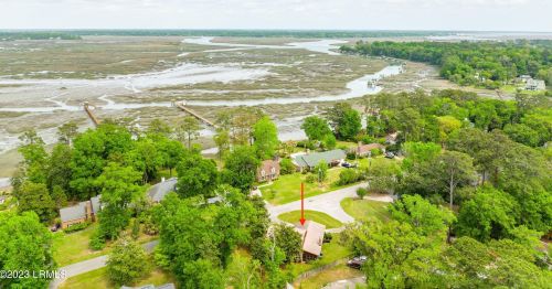 989 Dowlingwood Dr, Beaufort SC  29902-6323 exterior