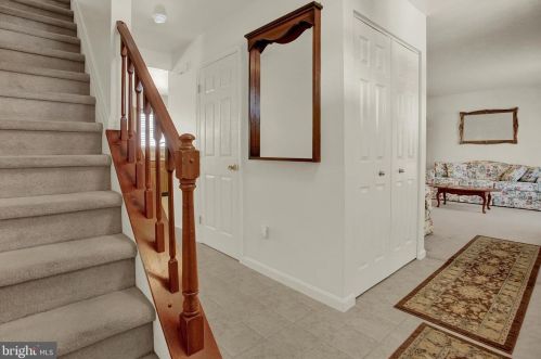 6550 Baywood Dr, Harrisburg PA 17111-6894 exterior